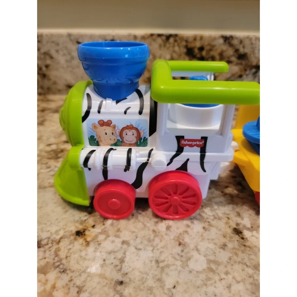 Fisher-Price Little People Musical Zoo Train 2001/2002 3 Carts Tested Works